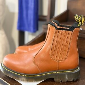 Dr. Martens 2976 Wintergrip Chelsea Boots